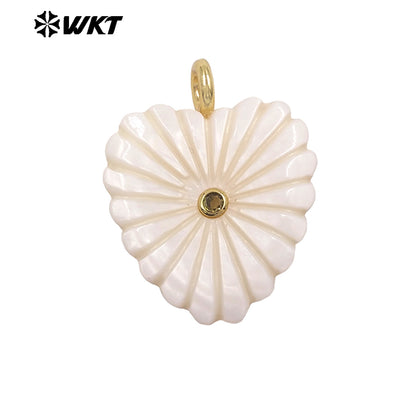 WT-JP526 Newest Exclusive Design Zircon And White Shell Hand Carved Heart Shape Pendant For Girls Romantic Jewelry Decorative