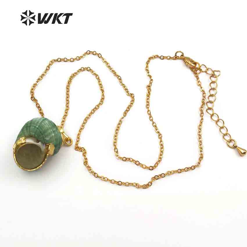 WT-JN052 Wholesale New Design Green with Electroplated Natural Shape Women Jewelry Making Pendants Mini Trumpet Shell Necklace