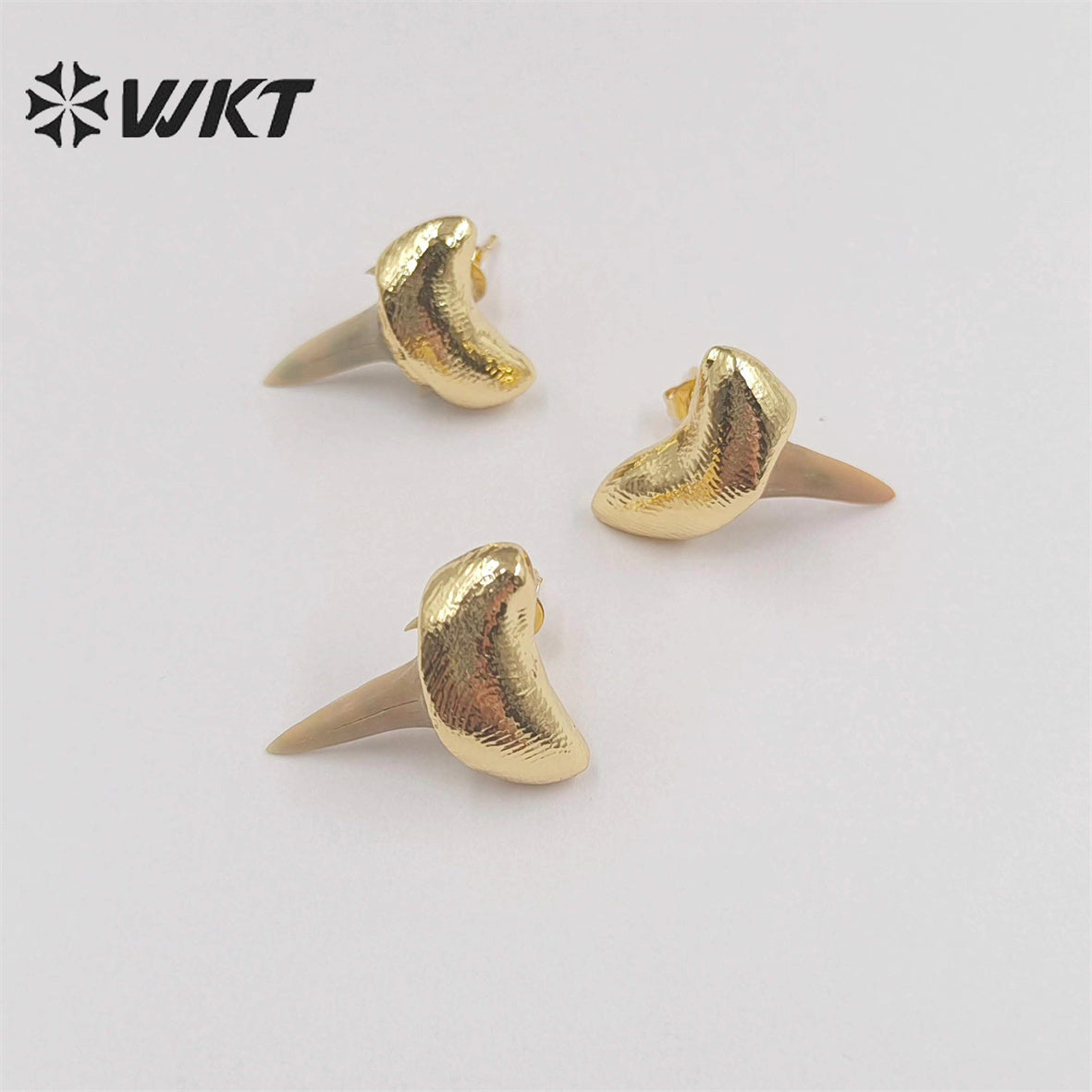 WT-E715 New Unique Specimen Tooth Earrings 18k Gold Plated Teeth Jewelry Studs for Women Gift Boho Style Teeth Earrings