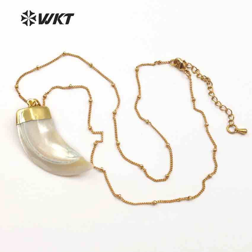 WT-JN053 Custom Lovely 24k Gold Plated Decorate Pendant for Girl Jewelry Birthday Gift Natural Shell Moon Pendant Necklace