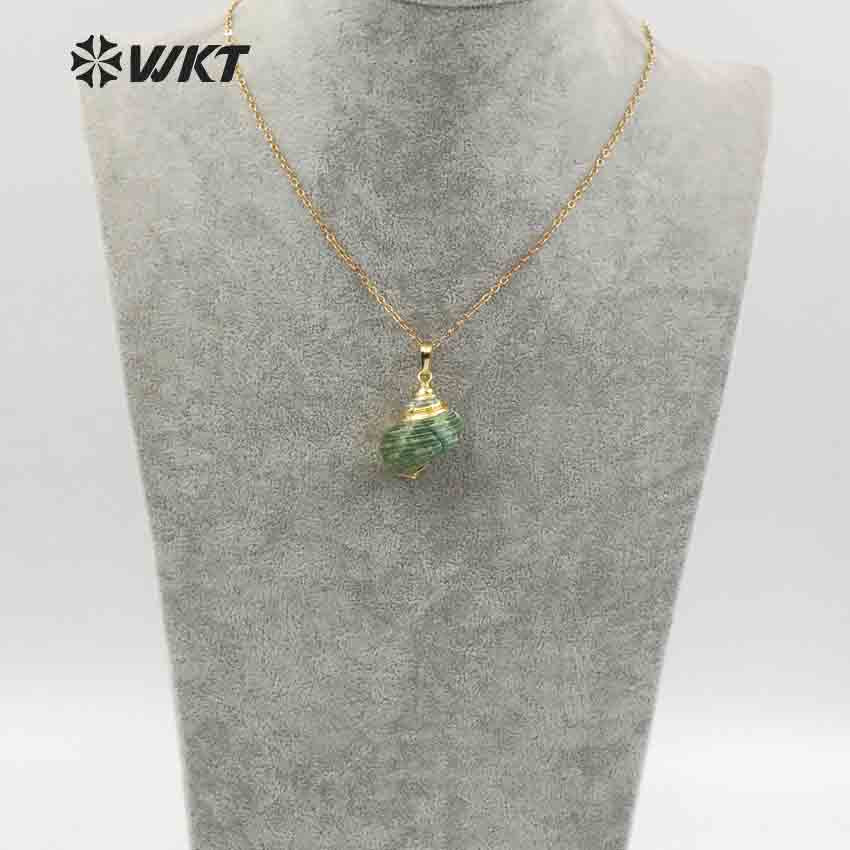 WT-JN052 Wholesale New Design Green with Electroplated Natural Shape Women Jewelry Making Pendants Mini Trumpet Shell Necklace