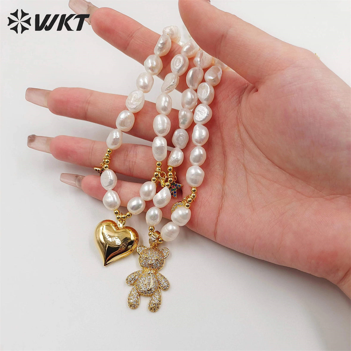 WT-JN231 Wholesale Fashion Gold Hand Strand Freshwater Pearl Beads Necklace 16 Inch Long Choker Lovely Bear Heart Necklace