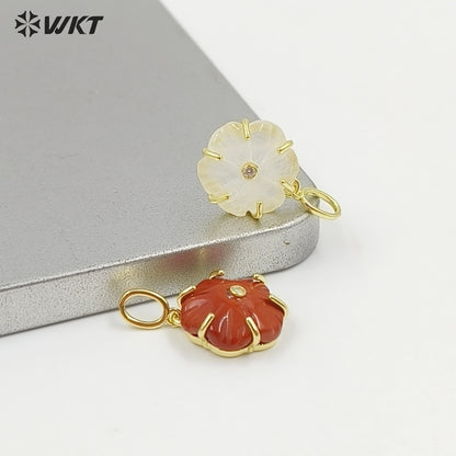 WT-P2121 Delicate Gold Plated Zircon And Natural Gemstones Carved Flower Shape Little Pendants For Girls Fashion Necklace Design