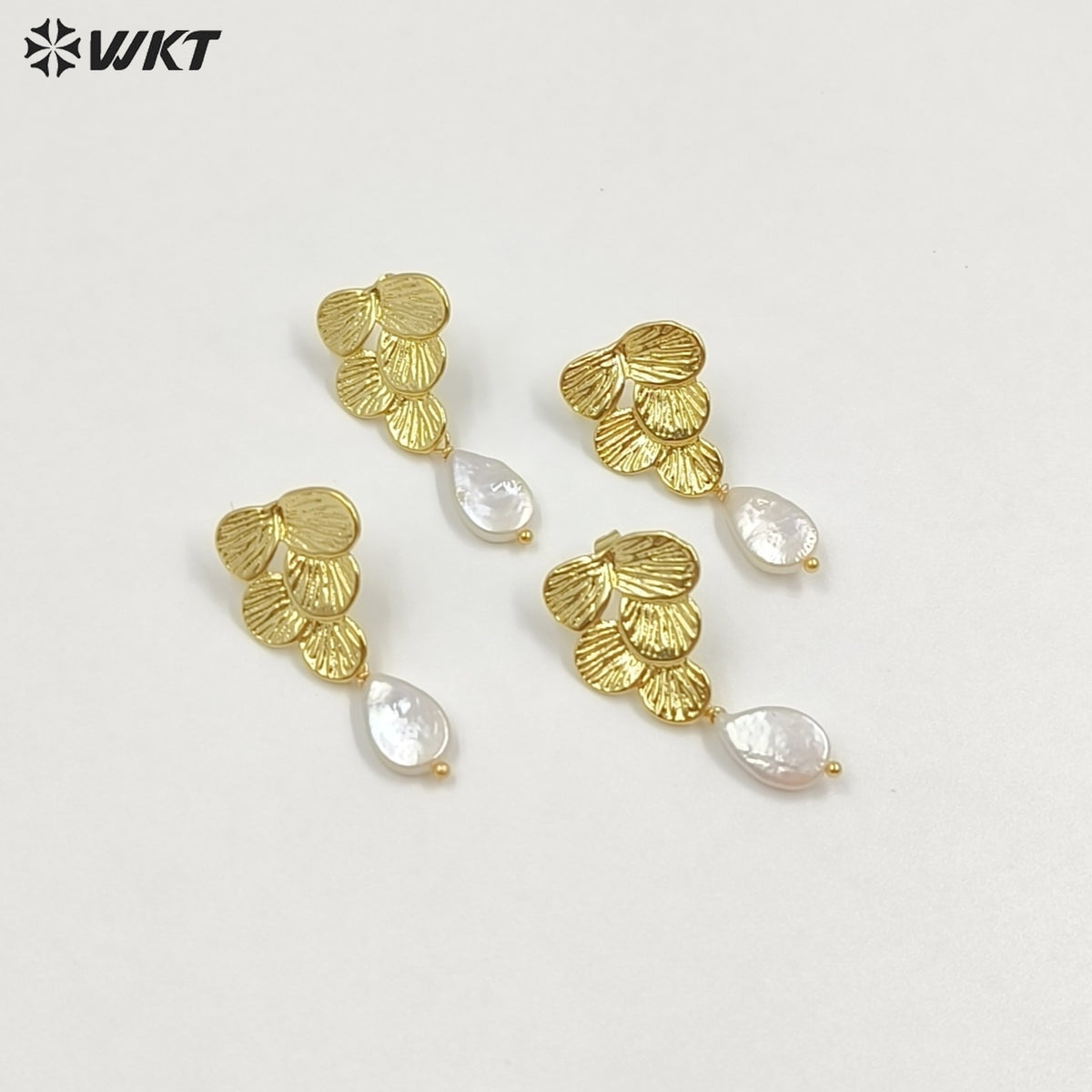 WT-MPE167 Exquisite Modern Style 18K Gold Electroplated Natural Freshwater Pearl Ladies Earrings For Everyday Elegant Jewelry
