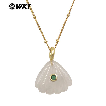 WT-N1513 Ocean Style Gold Chain And Natural Gemstones Hand Carved Shell Shape Pendant Necklace For Female Vacation Matching