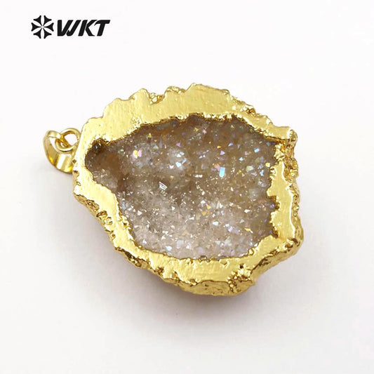 WT-P1393 Wholesale Special Natural Stone Crystal With Gold Pendant Trim Fashion Crystal Pendants