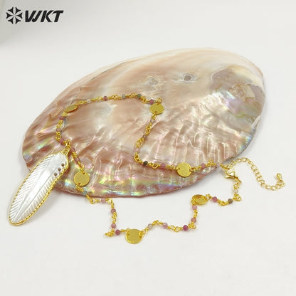 WT-JN400 Fashion Elegant Style Gold Plated Little Stone Chain With Natural Shell Feather Pendant Necklace For Lady Matching