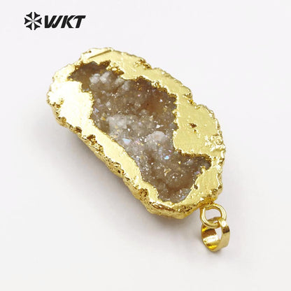 WT-P1393 Wholesale Special Natural Stone Crystal With Gold Pendant Trim Fashion Crystal Pendants