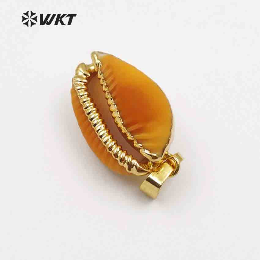 WT-JP019 Charm New Design Cowrie Pendant for Necklace Making Size 20mm Natural Cowrie Pendant Raw Color Conch Design Wholesale