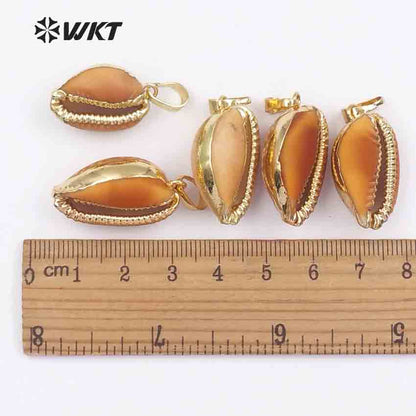 WT-JP019 Charm New Design Cowrie Pendant for Necklace Making Size 20mm Natural Cowrie Pendant Raw Color Conch Design Wholesale
