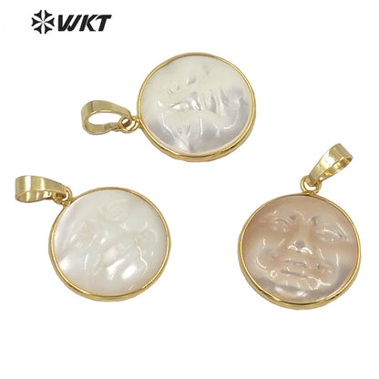WT-JP243 American Hot Sales Round Shell Carved Face Charms Lady Charming Hand Carved People Face Pendant Made of Shell
