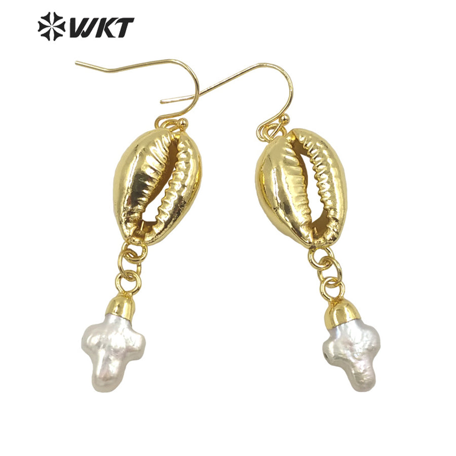 WT-MPE058 Gorgeous 18k Gold Electroplated Resist Tarnishable Natural Cowrie Shell with Pearl Charm Earrings Lady Shell Earrings