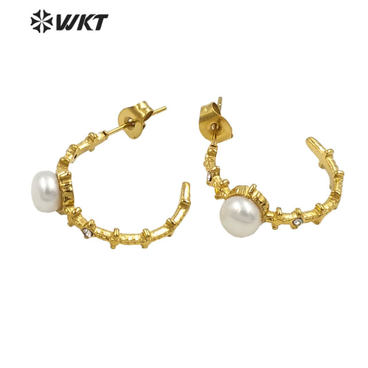 WT-MPE114 European and American Retro Exaggerated Natural Freshwater Pearl C Shaped Earrings