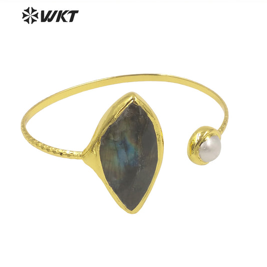 WT-B599 Fashion Classic Irregular Sparkling Stone Round Pearl Adjustable 18k Gold Plated Bangle Women Stone Bangle