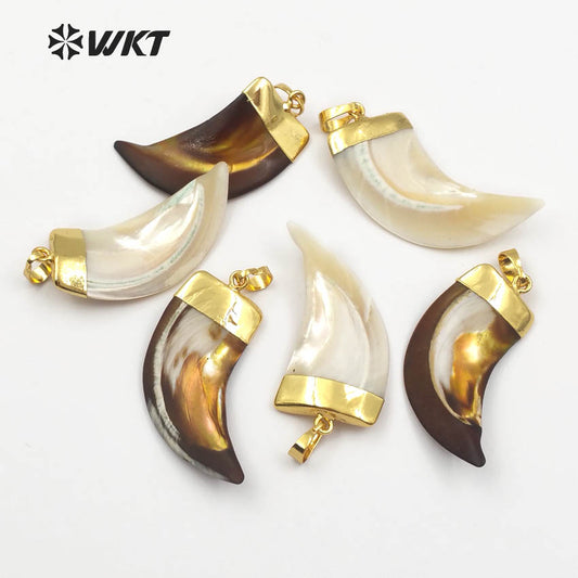 WT-JP073 Dainty Pendant for Women Vogue Necklace With Gold Capped Beautiful Stripe in Horn Shape White Floral Shell Horn Pendant