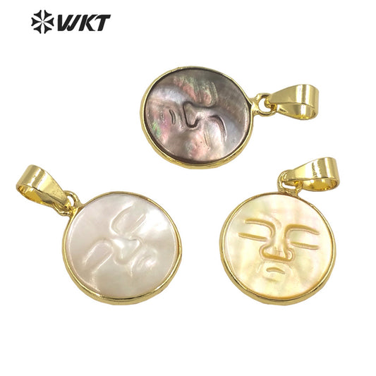 WT-JP297 French Vintage Charming Trumpet Shell Pendant Carved Sleeping Face Round Pendant Female Jewelry Natural Shell Pendant