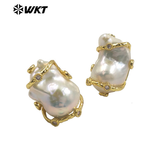 WT-MPE149 Amazing Gorgeous Natural Randomly Shape Baroque Studs With Cubic Zircon Claw Setting Pearl Earrings