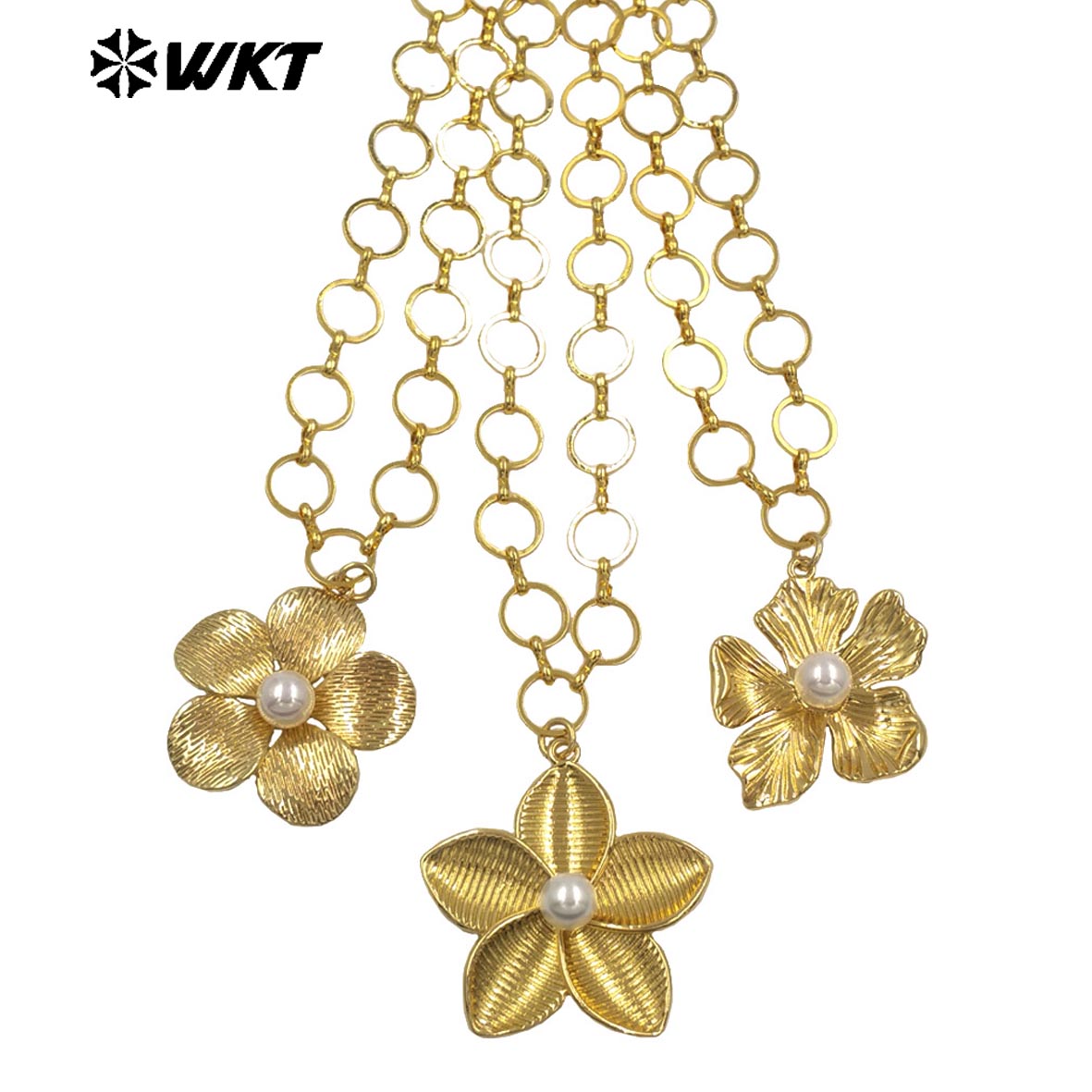 WT-N1514 Lovely Gold Plated Round Metal Chain With Brass And Artificial Pearl Flowers Pendant Necklace As Girl Fashion Jewelry