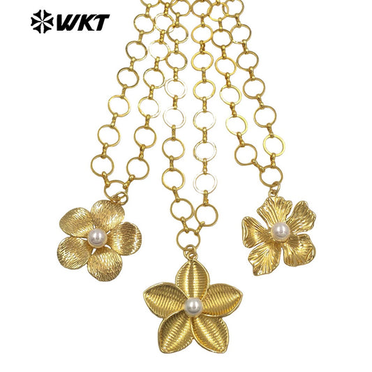 WT-N1514 Lovely Gold Plated Round Metal Chain With Brass And Artificial Pearl Flowers Pendant Necklace As Girl Fashion Jewelry