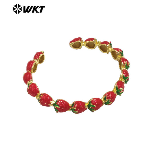 WT-JF364 Wholesale 18K Gold Plated Strawberry Design Bangle Yellow Brass With Drop Oil Women Girlfriend Romantic Jewelry