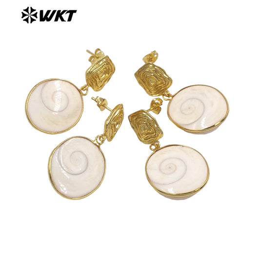 WT-MPE170 Exclusive Handmade Trendy Style Gold Plated Natural Trumpet Shell Earrings As Women Wedding Jewelry Accessories