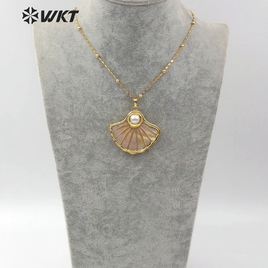 WT-JN067 Light-colored Shell Fan-shaped Top with Pearl Pendant or Turquoise Pendant Embellishment of Gold-plated Necklace