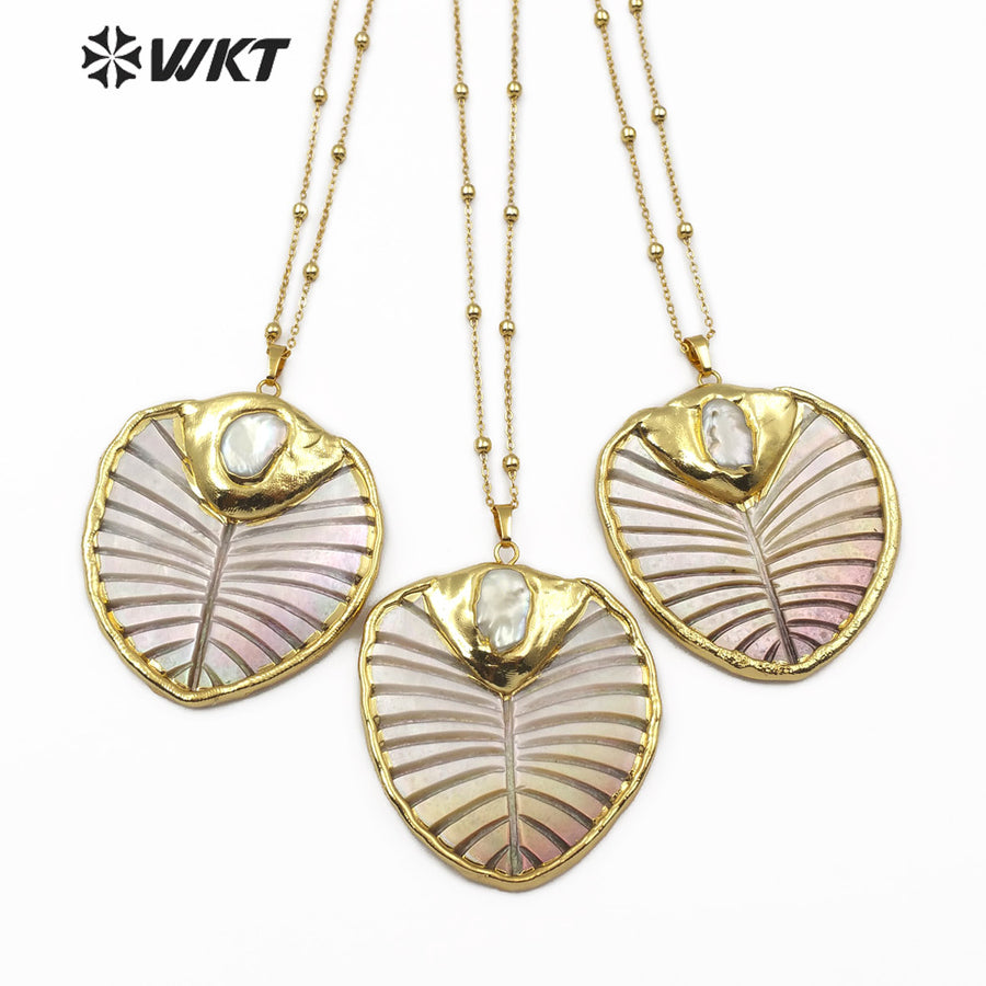 WT-JN060 Natural Color Leaf Shape and Grain Pearl Pendant with 18K Gold-plated Edges and Pearl-embellished Shell Necklace