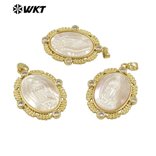 WT-JP369 Amazing WKT Exclusive 18K Gold Plated Bezel Setting Zircon Charm Around Handmade Carved White Shell Virgin Mary Pendant