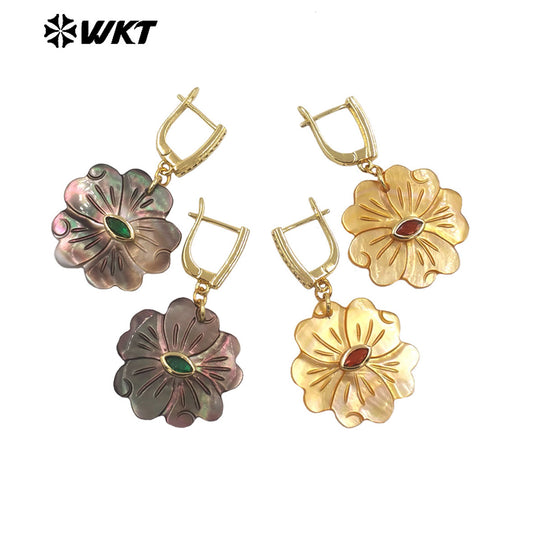 WT-MPE179 Romantic Style Gold Plated Zircon And Natural Shell Flower Shape Pendant Earrings For Girls Party Wearing Jewelry