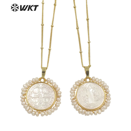 WT-JN157 Wholesale Fashion Gold Plated Handmade Handmade Wire Wrapped Freshwater Pearl Christian Cross Necklace in White Shell