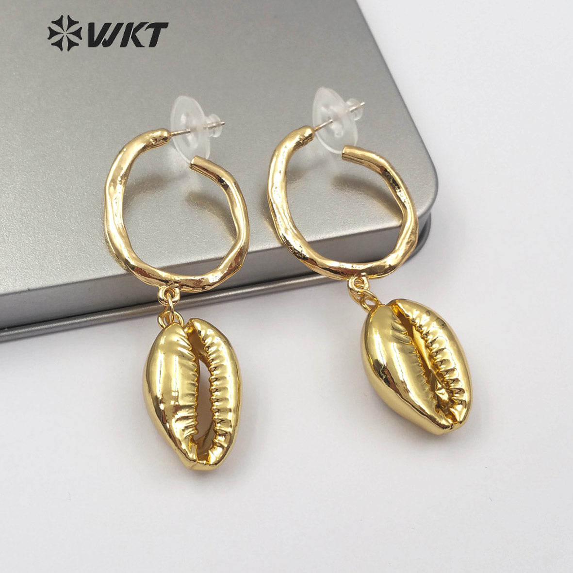 WT-E518 New Design Irregular Shape Metal Earrings Shell Jewelry With 18K Gold Plated Shell Earring Natural Cowrie Earring