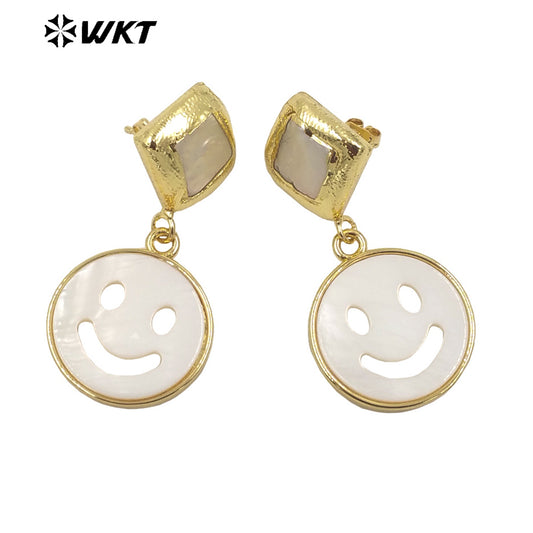 WT-MPE069 Cute Fashion Smiley Shell Dangle Earrings Micro Pave Earring for Women Gifts Charming Shell Earrings