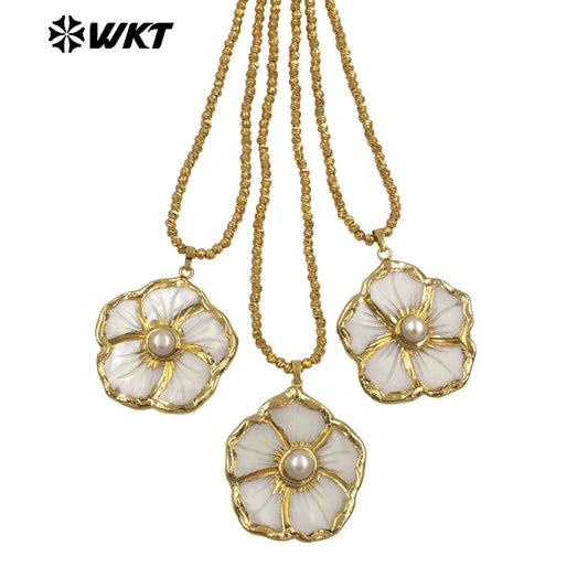 WT-JN342 Good Quality Gold Plated Natural White Shell And Pearl Flower Shape Pendant Necklace As Ladies Romantic Present