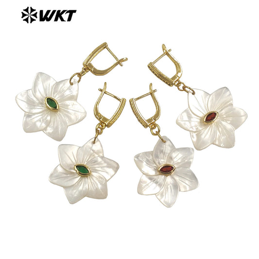 WT-MPE181 Elegant Style Colorful Zircon And Natural Shell Hand Carved Flower Shape Pendant Earrings As Lady Trendy Jewelry