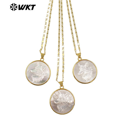 WT-JN352 High Quality Gold Plated Thin Chain With Round MOP Shell Hand Carved Wolf Pattern Pendant Necklace As Daily Jewelry