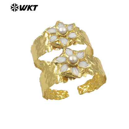 MPB125 Resist Tarnishale Gold Plated Bracelet Adjustable Size Natural Round Pearl Carved Shell Flower Bangle Women Style