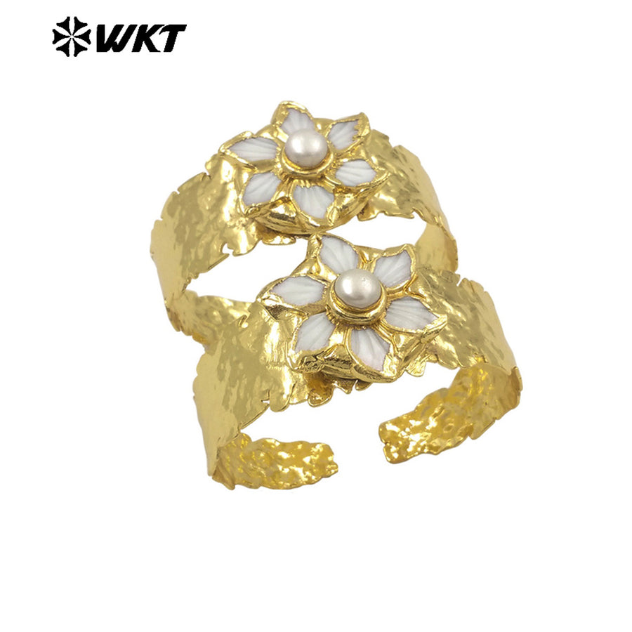 MPB125 Resist Tarnishale Gold Plated Bracelet Adjustable Size Natural Round Pearl Carved Shell Flower Bangle Women Style