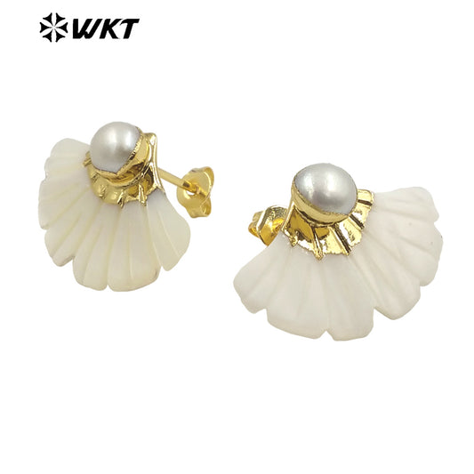 WT-MPE094 WKT Latest Korean Style Pearl Natural White Shell Fan Design Gold Plated Earrings for Women Commuter Accessories