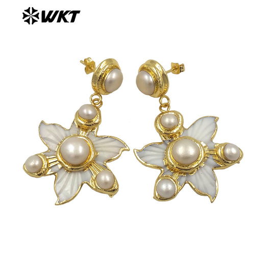 WT-MPE146 Popular Natural Round Pearl Handmade Carved Shell Flower Shape Earrings Elegant Style for Ladies Jewelry Gift