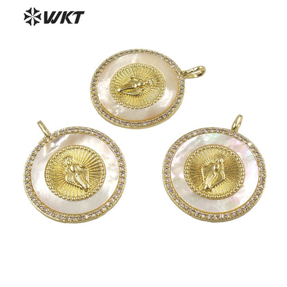 WT-MP270 Newest Vintage Style Ball Shaped Shell&Cubic Zircon Natural Shell 18k Gold Plated Women Gold Bezel Square Shaped Pendant