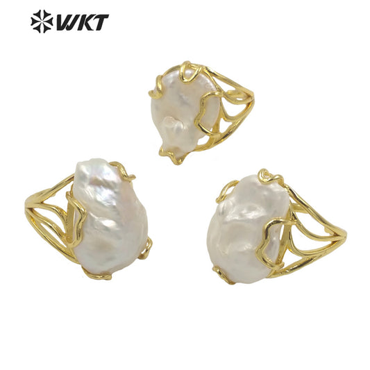 WT-MPR037 Unique Fashion Gold Plated Resist Tarnishable Freshwater Pearl Ring for Friend Wedding Ring Gorgeous Claw Setting Ring
