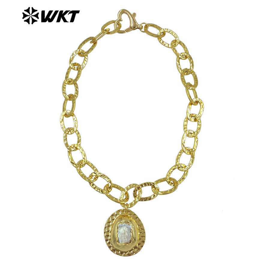 WT-JN367 Fashion Simple Gold Electroplated Metal Thick Chain With Natural Freshwater Pearl Pendant Necklace For Birthday Gifts