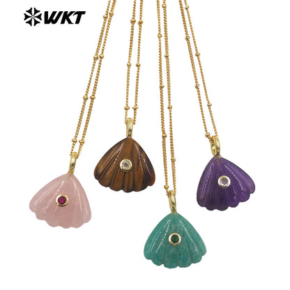 WT-N1513 Ocean Style Gold Chain And Natural Gemstones Hand Carved Shell Shape Pendant Necklace For Female Vacation Matching