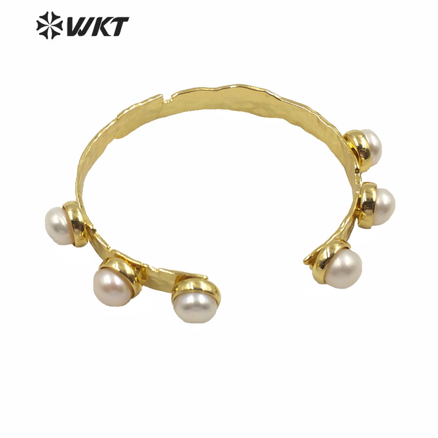 WT-MPB003 New Italy Designer Crown Shape Irregular Metal Pearl Bangle Women Fashion Tiny Gold Pearl Cuff Bangle As Gift