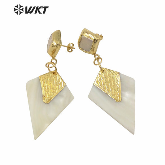 WT-MPE042 Unique Fashion Gold Electroplated Arrowhead White Shell Earrings Women Anniversary Wedding Gift Earrings Studs