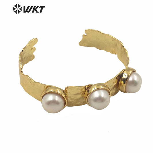 MPB018 Wholesale Triple Pearls Irregular Gold Elelctroplated Cuff Bangle in Adjustable Size Fashion Women Pearl Bangle