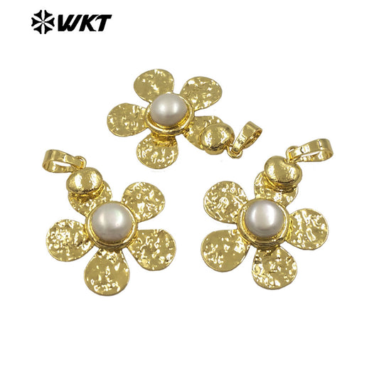 WT-JP413 Fashion Romantic Wholesale Freshwater Pearl Flower Pendant 18k Gold Metal Plated for Handmade DIY Necklace