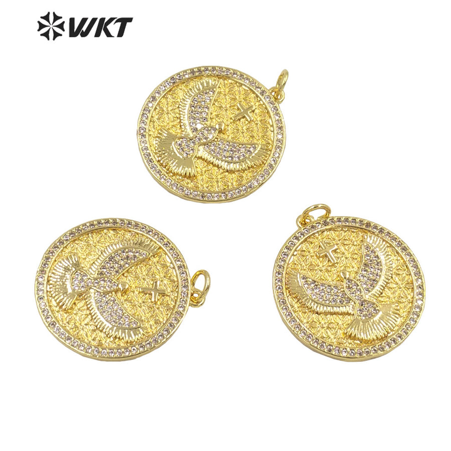 WT-MP201Amazing Micro Pave Cubic Zircon Setting Gold Eagle Pendant Unisex Round Coin Symbol Pendant for Necklace