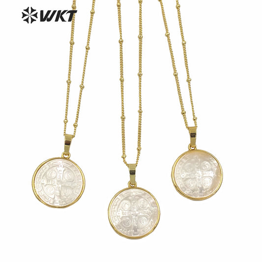 WT-JN127 Wholesale 22mm Round Mother of Pearl Christian Jesus Cross Necklace Women Fashion White Shell Religious Necklace