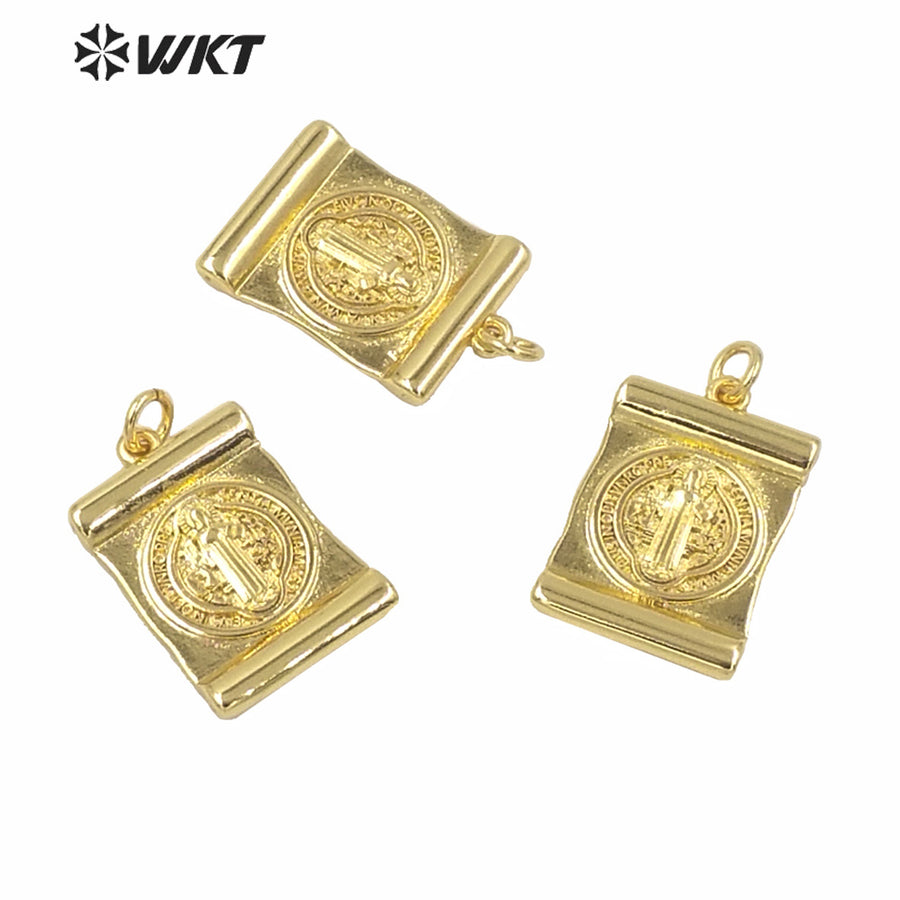 WT-MP147 Newest Long square Gold Electroplated Yellow Brass Metal Setting Jesus Pendant Hot Sales Gold Religious Jesus Charms